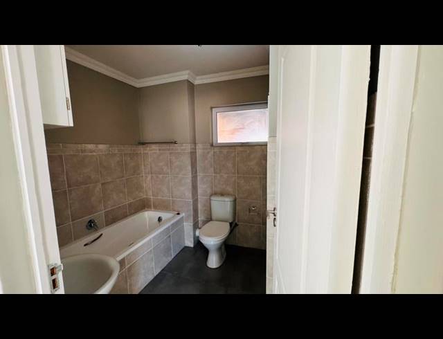 2 BEDROOM TOWNHOUSE FOR SALE IN GERMISTON CENTRAL